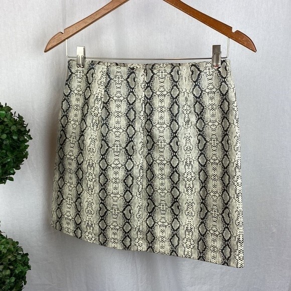 Altar’d State Tan Snake Python Print Faux Leather Mini Skirt NEW S - Picture 3 of 4